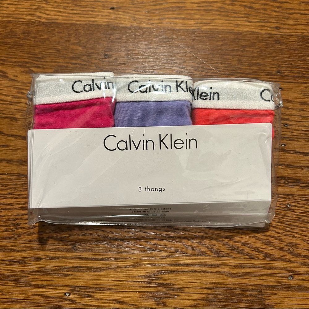 Calvin Klein Women’s Carousel Thongs 3-Pack - Small NEW in package